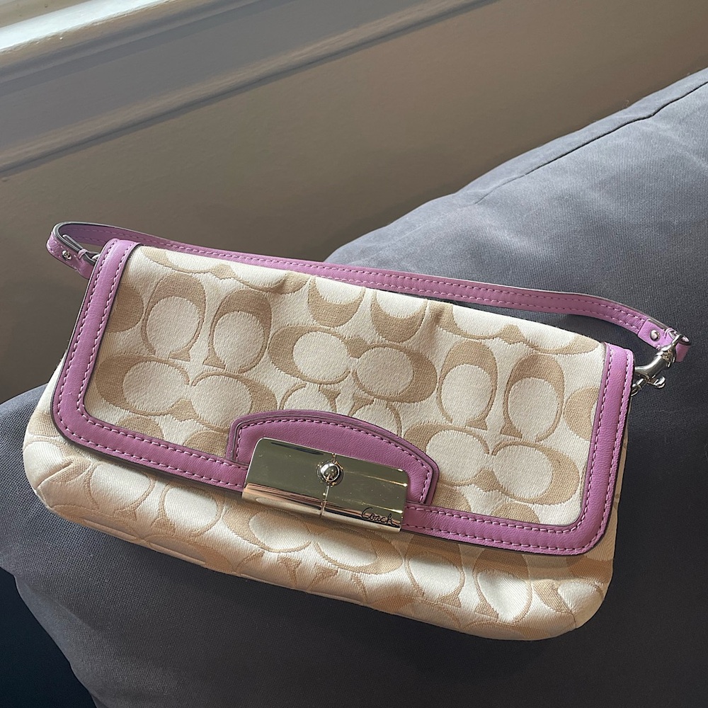 Signature C/Lavender Coach Purse